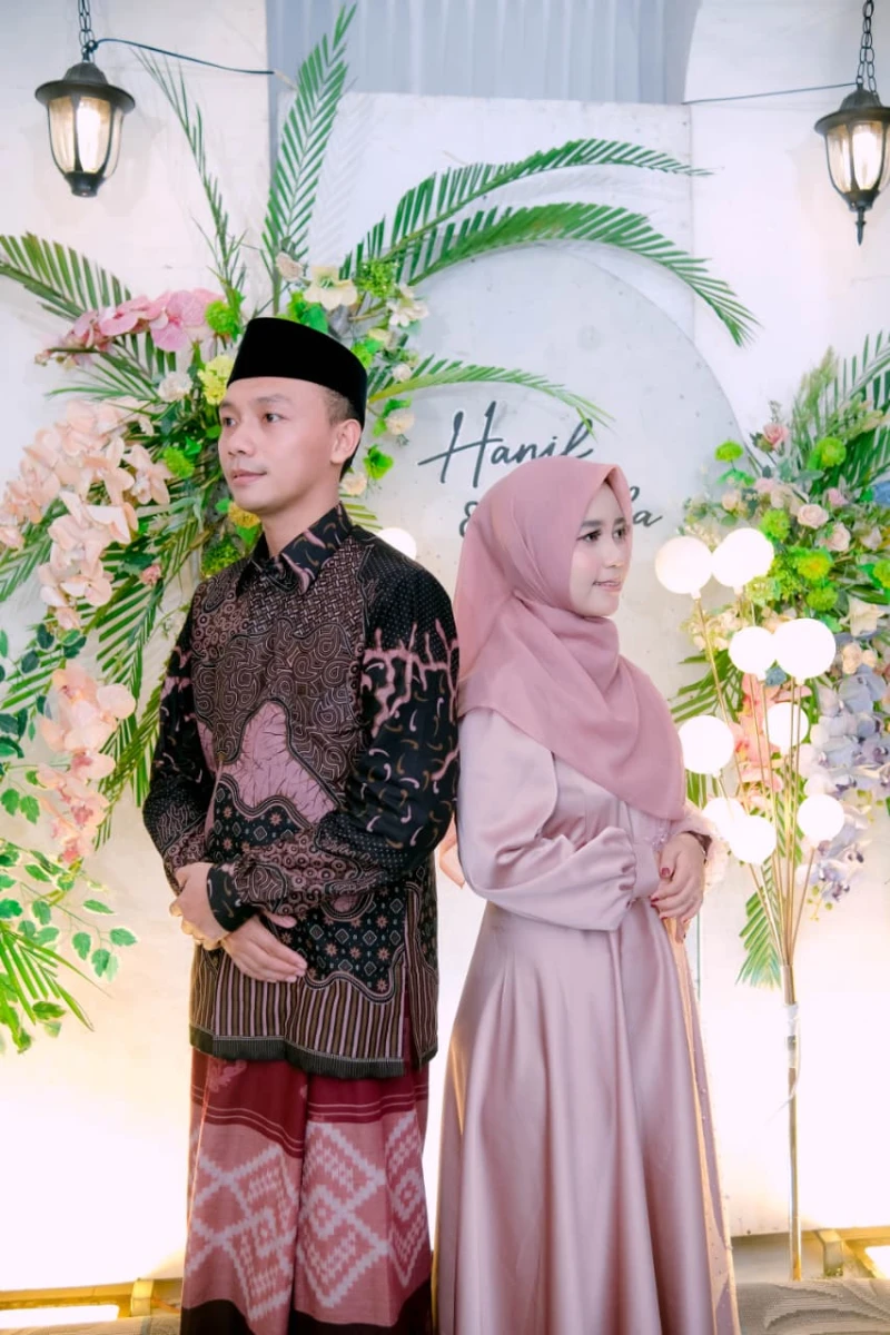 Berdiri tegak di bawah langit kasih-Nya